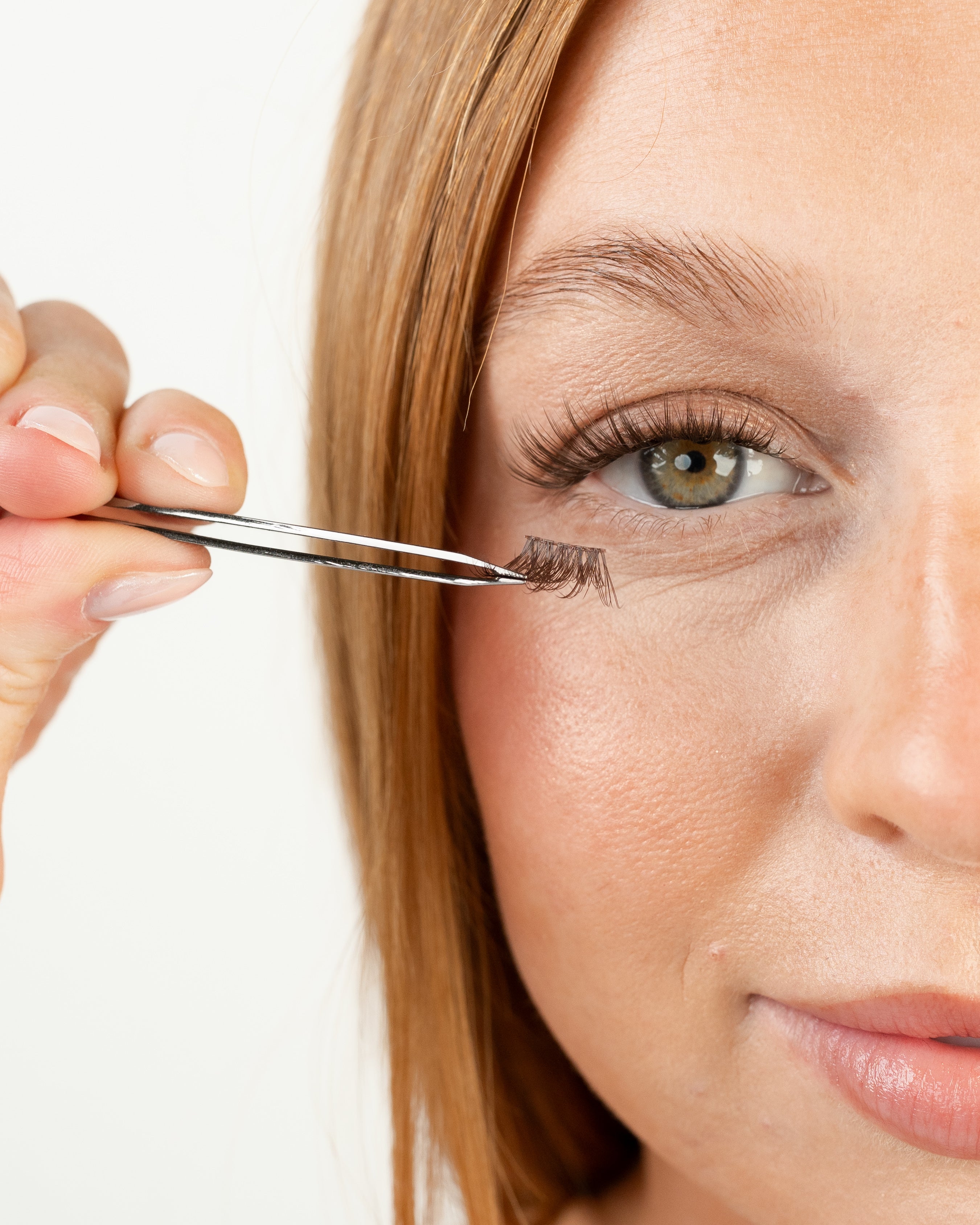 Tweezers – Clique Lashes & Beauty