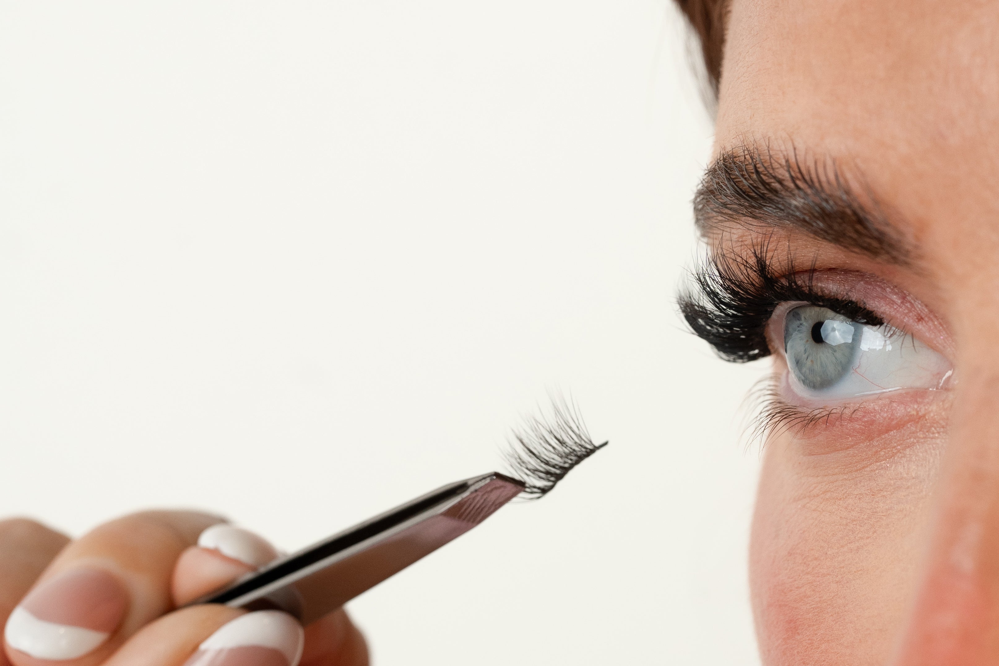 Clique Lashes & Beauty