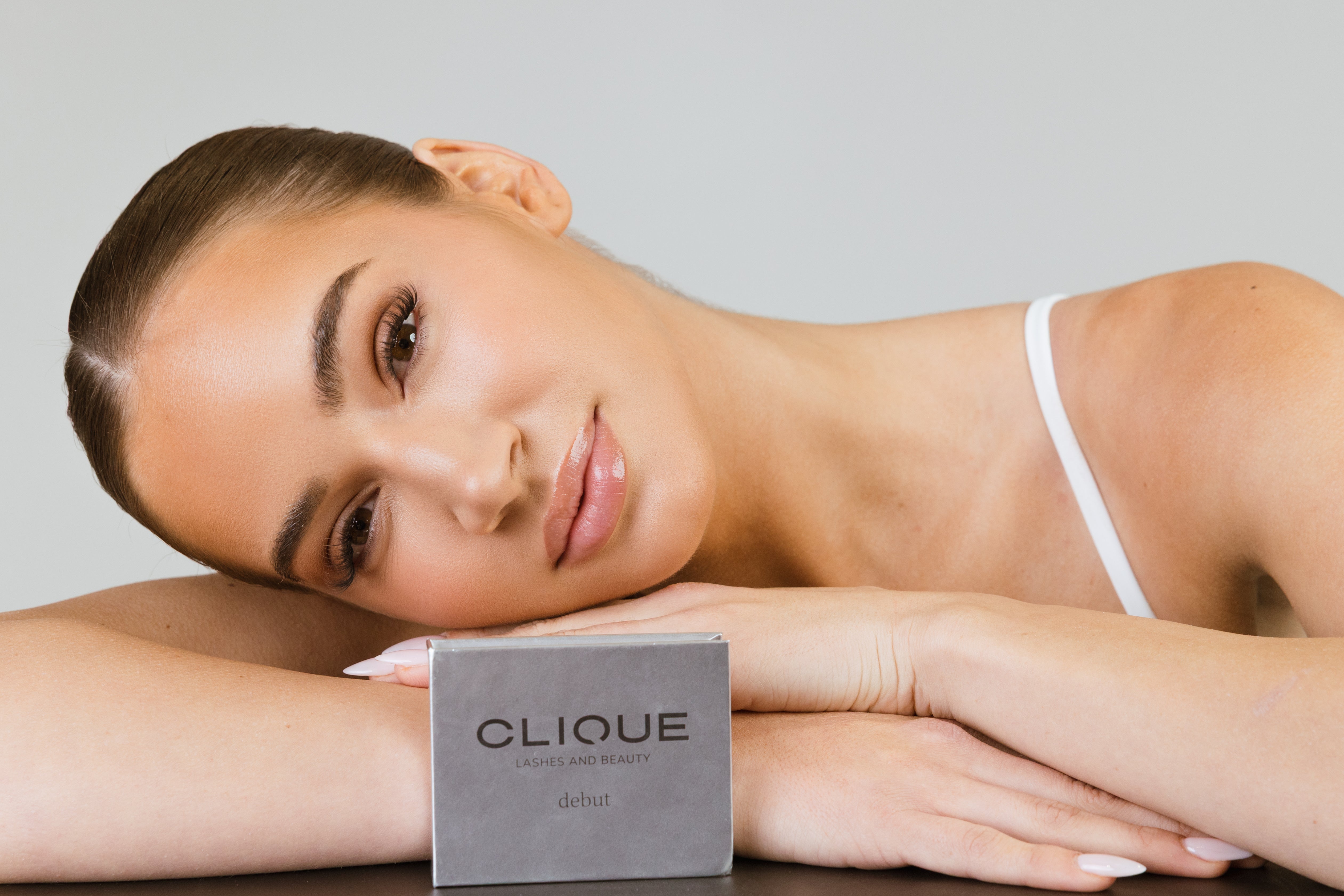 Join the Clique Lashes and Beauty Affiliate Program – Earn